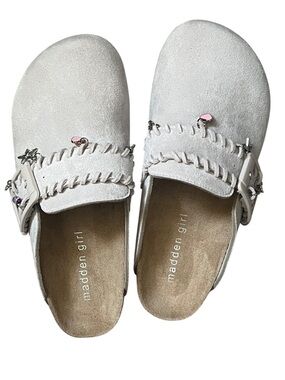 Like new! Madden Girl White Cream Faux Suede Prim Charm Clogs Size 6